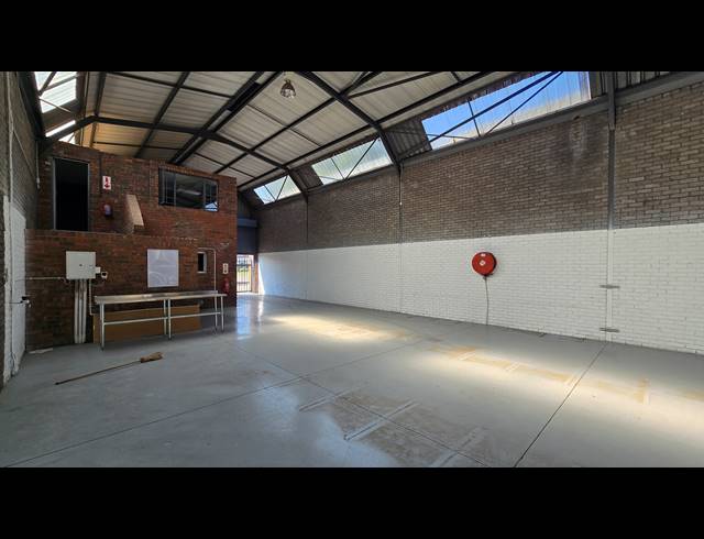 275M² WAREHOUSE TO LET IN SPARTAN